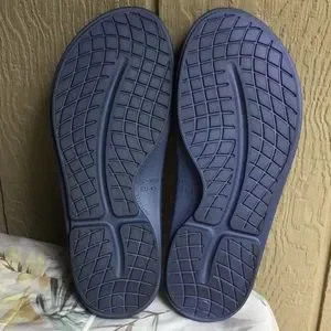 OOFOS | Shoes | Oofos Navy Recovery Slides Mens Sz 2 Mint  display picture 1